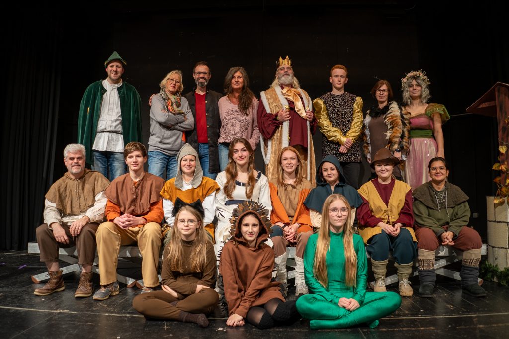Premiere von „Schneewittchen und die sieben Zwerge“ – Die Studiobühne Wachtberg entführt in die zauberhafte Märchenwelt